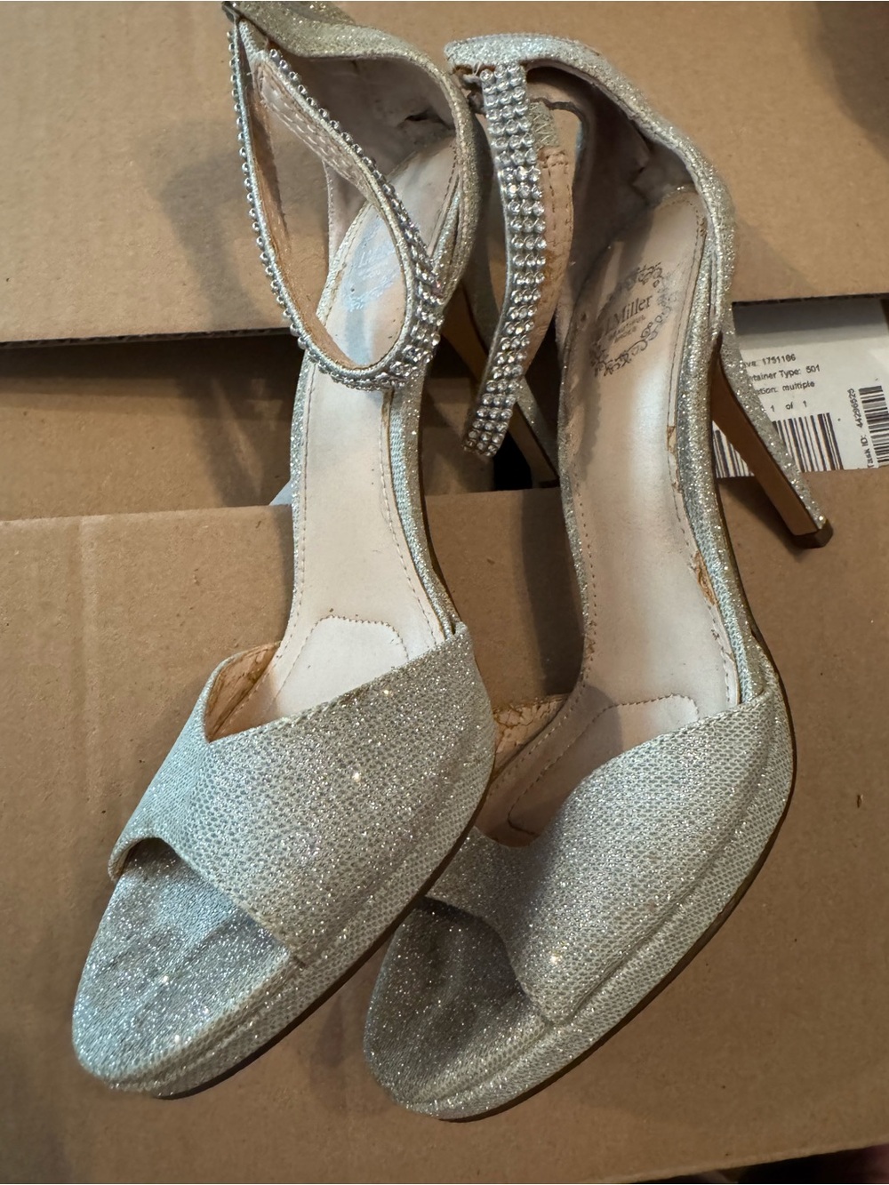 I.Miller Silver Glitter Heels w/ rhinestones 6.5 women’s